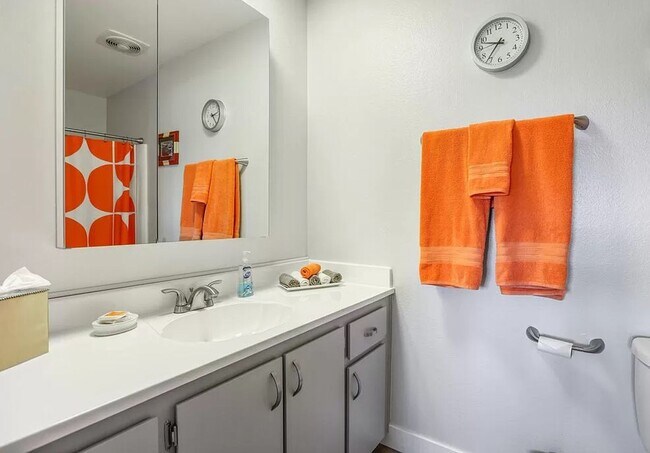 Building Photo - Sandstone Villas, Canyon Corridor,Seasonal Furnished