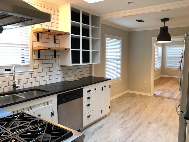 Building Photo - 4212 Morrow Ave