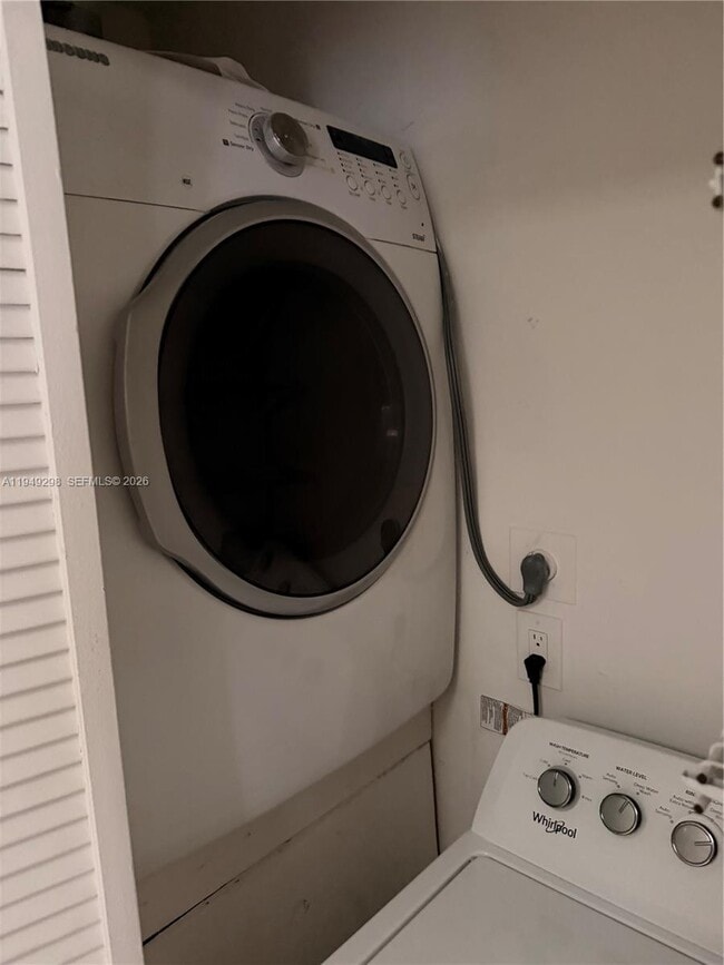 Building Photo - 1802 Waterview Cir