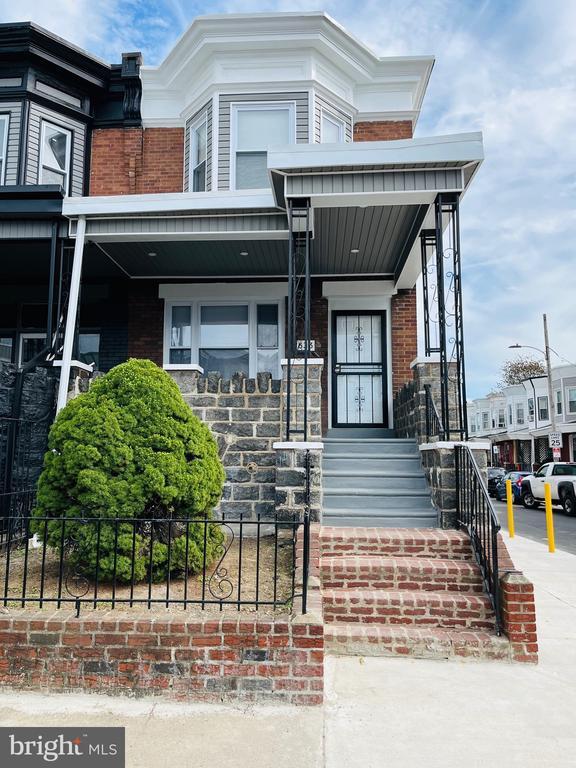 Building Photo - 633 S 57th St
