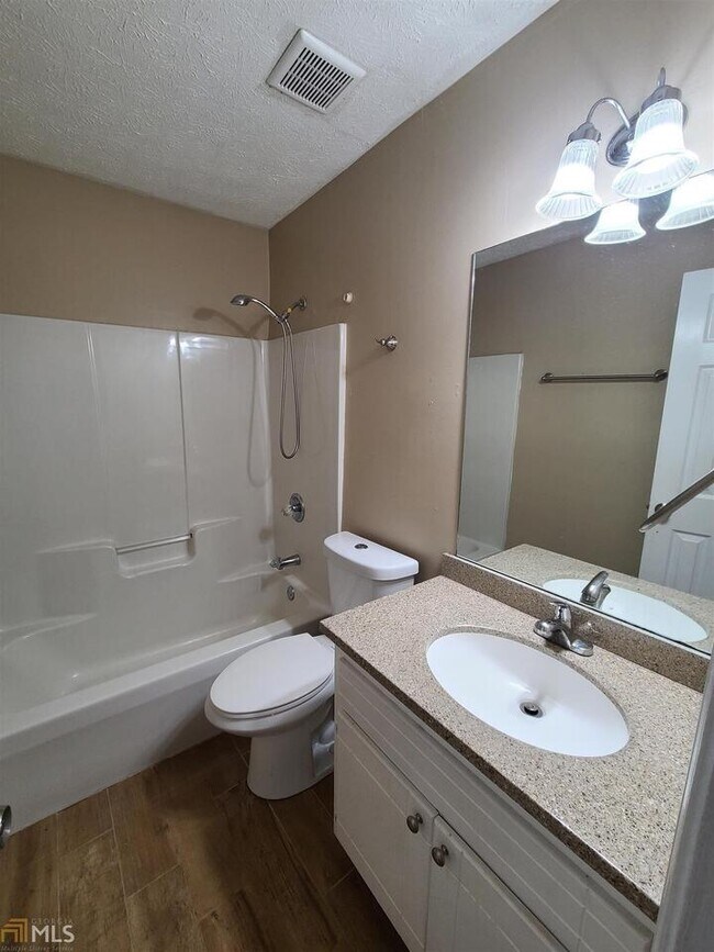 Building Photo - 26 Lullwater Dr