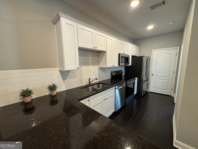 Building Photo - 1270 Binghampton Cir