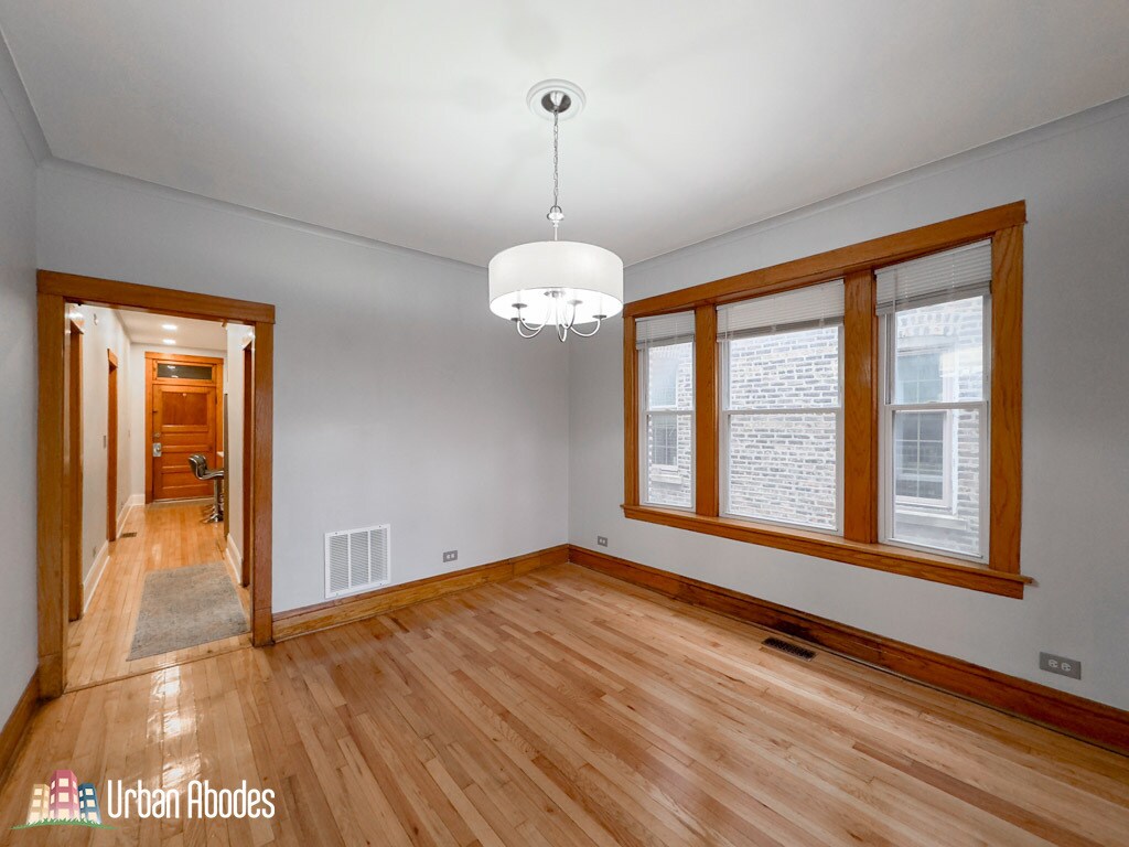 Building Photo - 4322 W Kamerling Ave