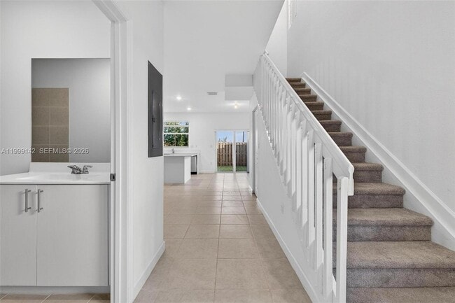 Building Photo - 2650 SE 29th St