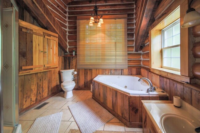 Building Photo - 195 Black Bear Dr