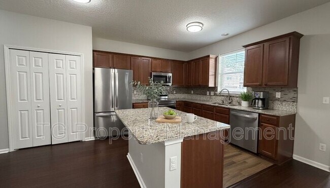 Building Photo - 12192 Endersleigh Ct