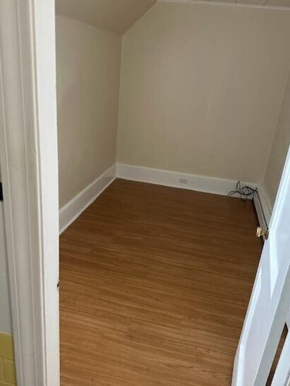 Building Photo - 10 March St