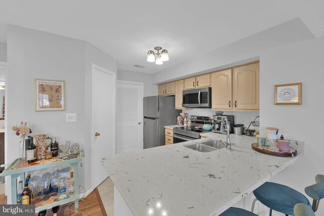 Building Photo - 6011 Curtier Dr