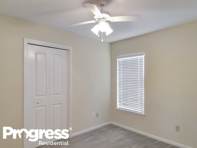 Building Photo - 12440 Weyburn Ct