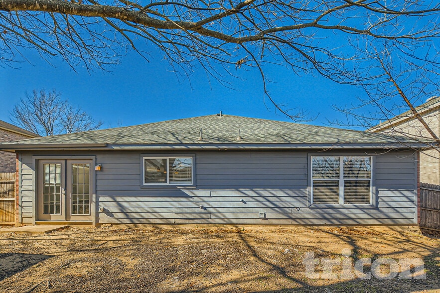 Building Photo - 1204 Crabtree Ct