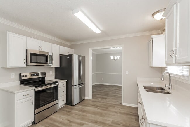 Building Photo - 7500 Trotter Rd