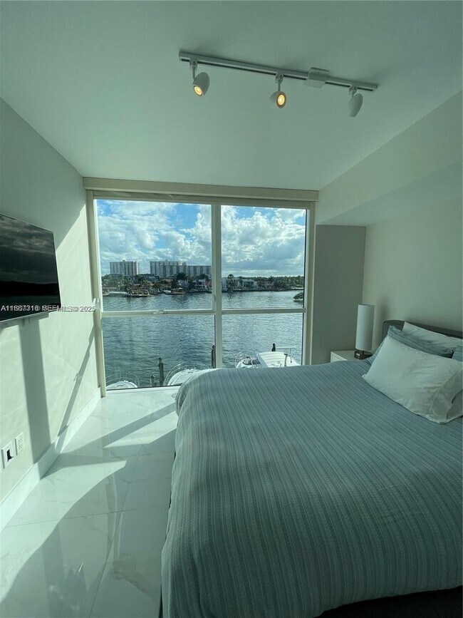 Building Photo - 400 Sunny Isles Blvd