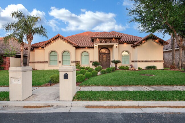 Building Photo - 5706 N 3rd Ln