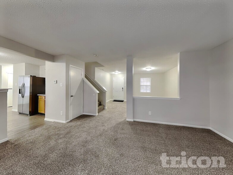 Building Photo - 2934 Ludwig Dr