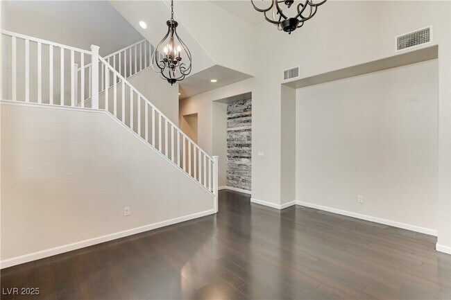 Building Photo - 6632 Ditmars St