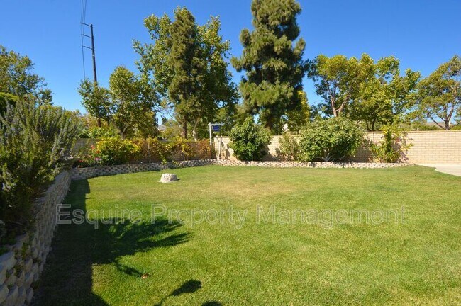 Building Photo - 4510 El Corazon Ct
