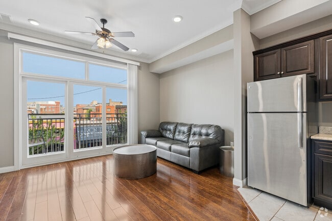 1BR, 1BA - 603SF - Living Room - Lofts on Broadway Apartments