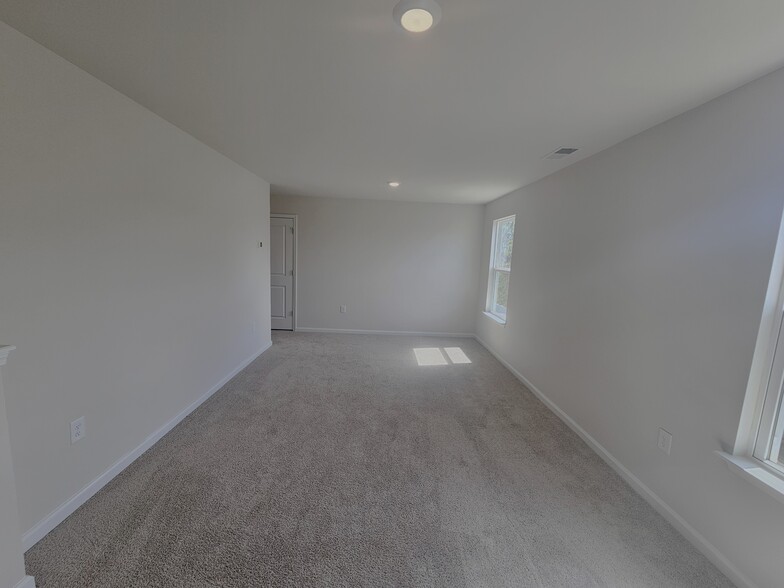 Building Photo - 3131 Fair Ridge Way