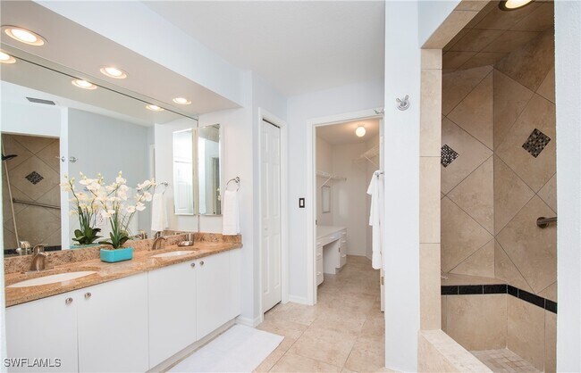 Building Photo - 2806 SW 39th St