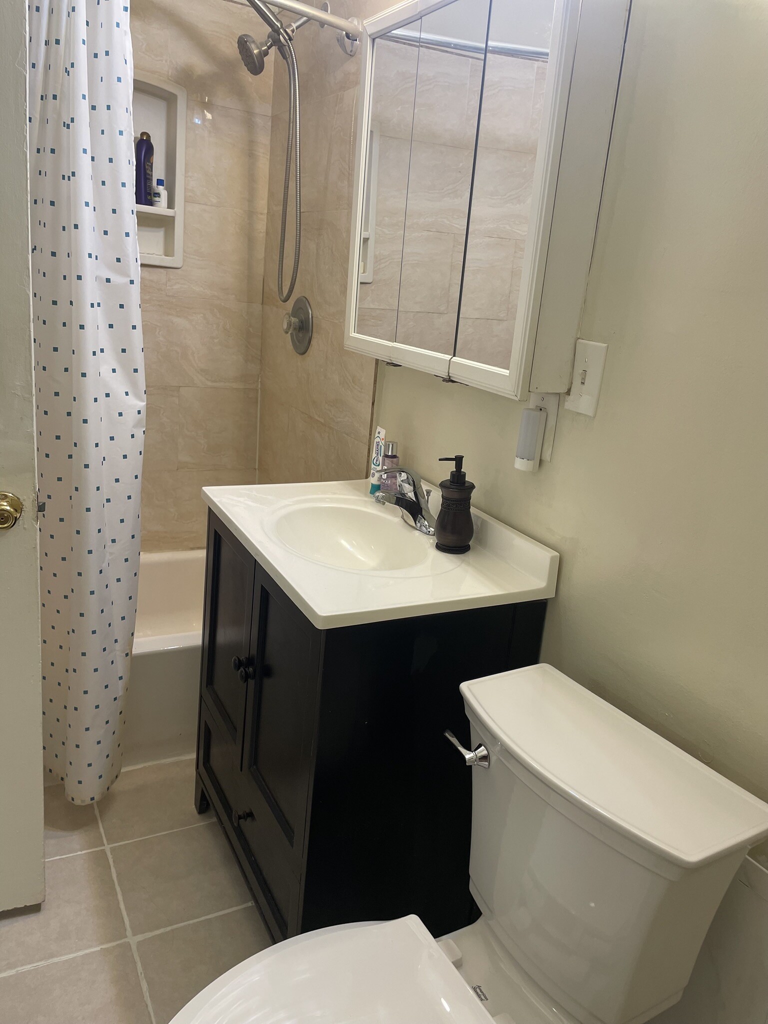 Bathroom - 216 N New Hampshire Ave