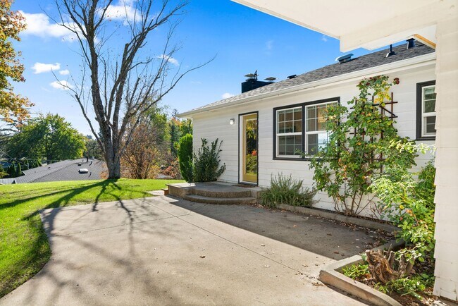 Building Photo - 560 N Keene Way Dr