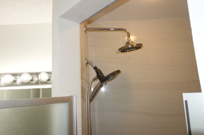 Dual Showerheads - 3453 E 35th St