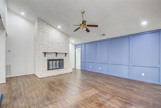 Building Photo - 11527 Sagewillow Ln