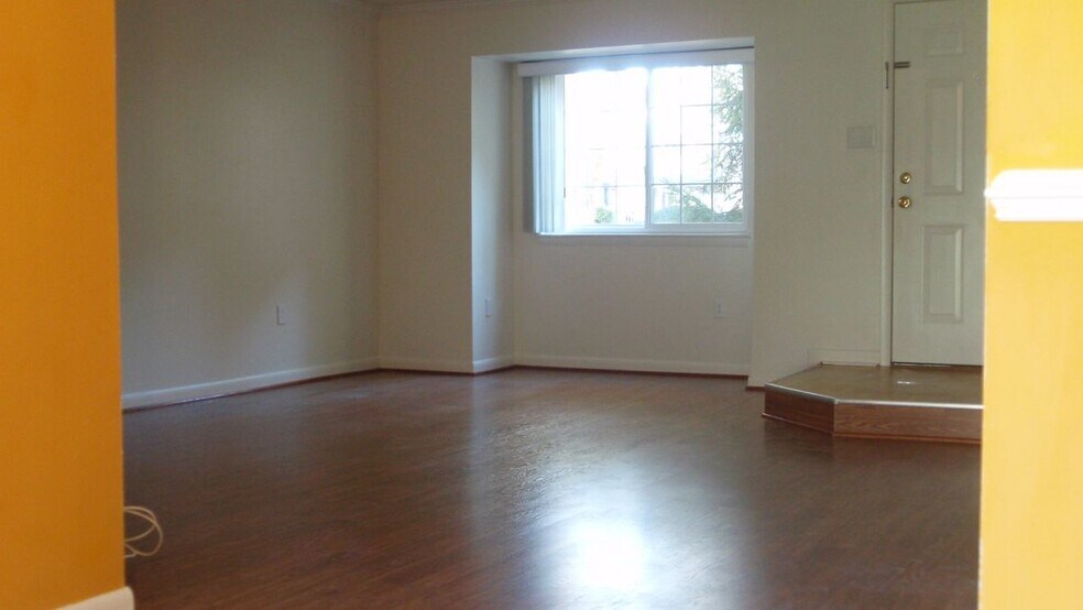 Building Photo - 44 Stoney Point Ct