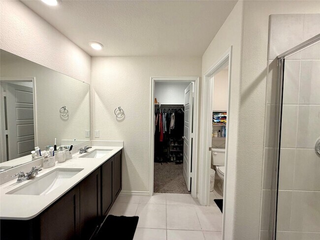 Building Photo - 7416 Raynor Pl