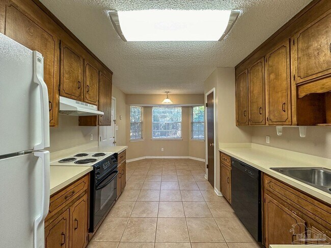 Building Photo - 3660 Buford Cir