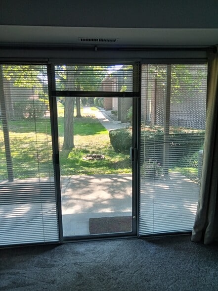 Building Photo - 2500 Topsfield Rd