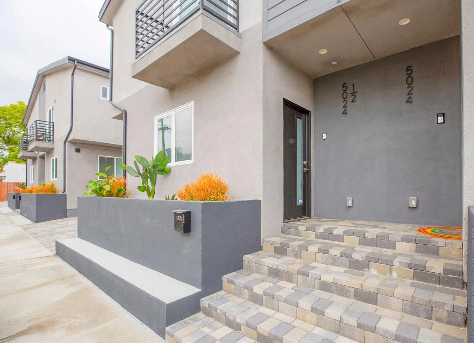 Building Photo - 5026 1/2 Cleon Ave