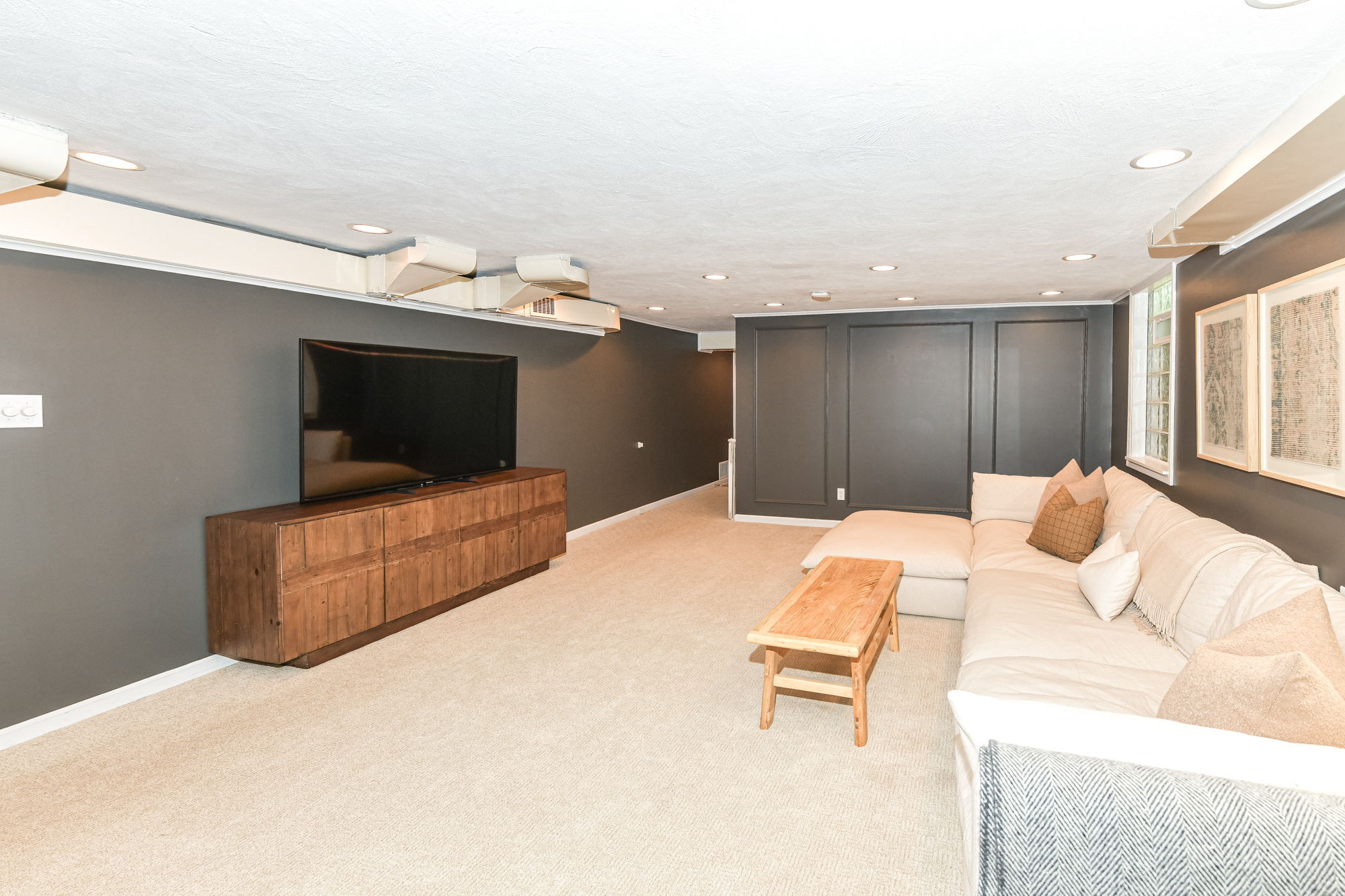 Building Photo - 5939 Gladden Dr