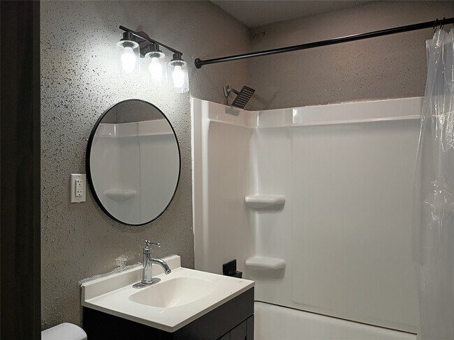 Building Photo - 5617 Malmedy Rd