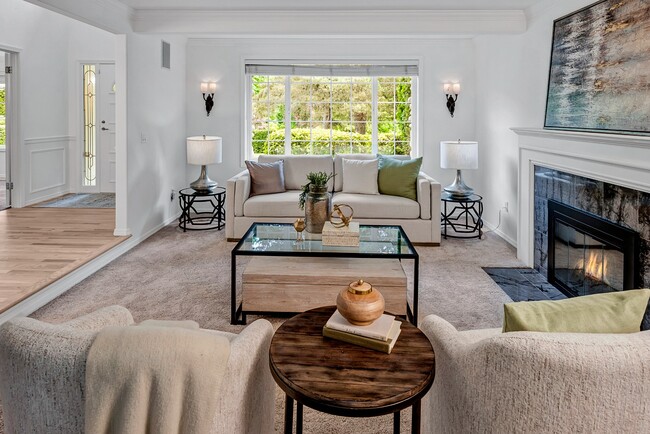 Building Photo - Luxurious 4-Bedroom Family Home Minutes Aw...