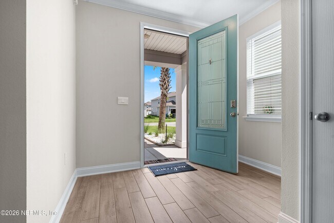Building Photo - 235 Silverleaf Village Dr