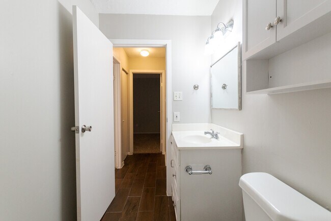 Building Photo - 1603 N Red Cedar Cir