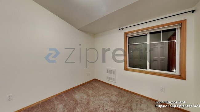 Building Photo - 12047 33rd Ave NE