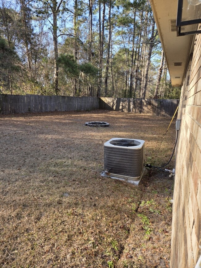 Building Photo - 182 Sequoia Cir