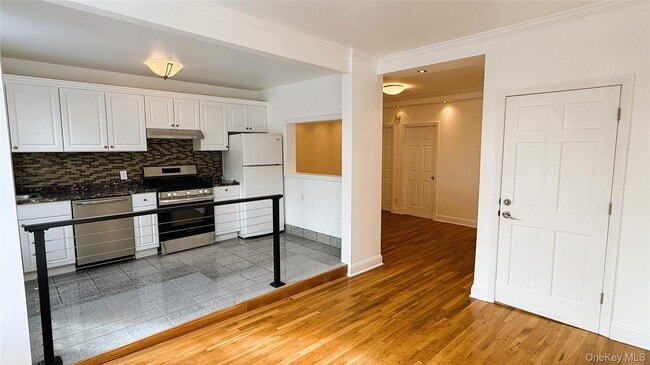 Building Photo - 50-21 Celtic Ave