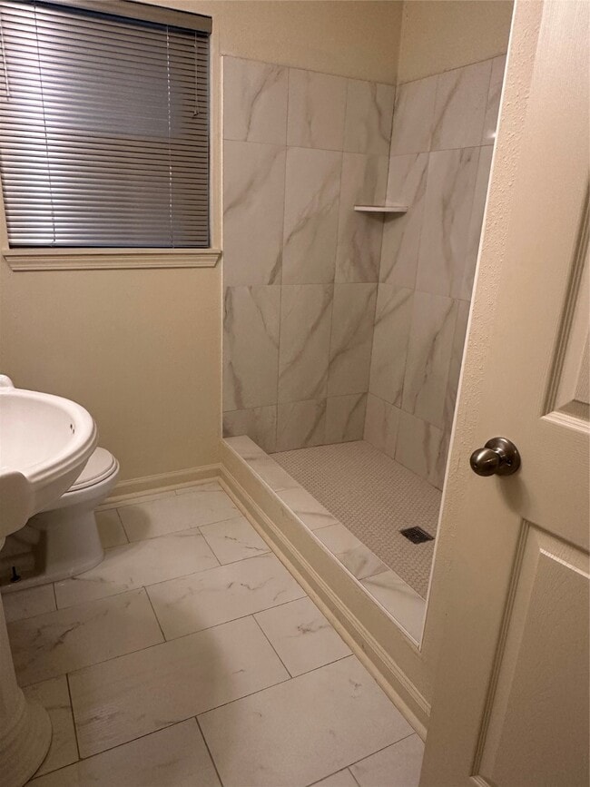 Building Photo - 3611 Broadmead Dr