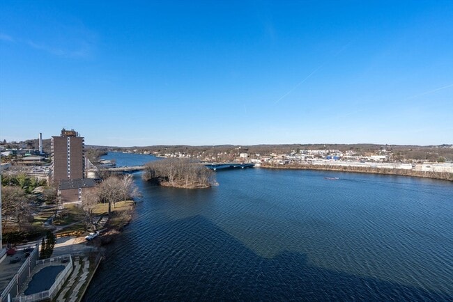 Building Photo - 65 Lake Ave