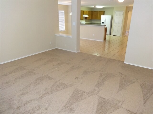 Building Photo - 522 Robinwood Dr