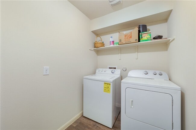 Building Photo - 18008 Ryegate Dr