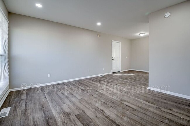Building Photo - 7601 E 49th Terrace