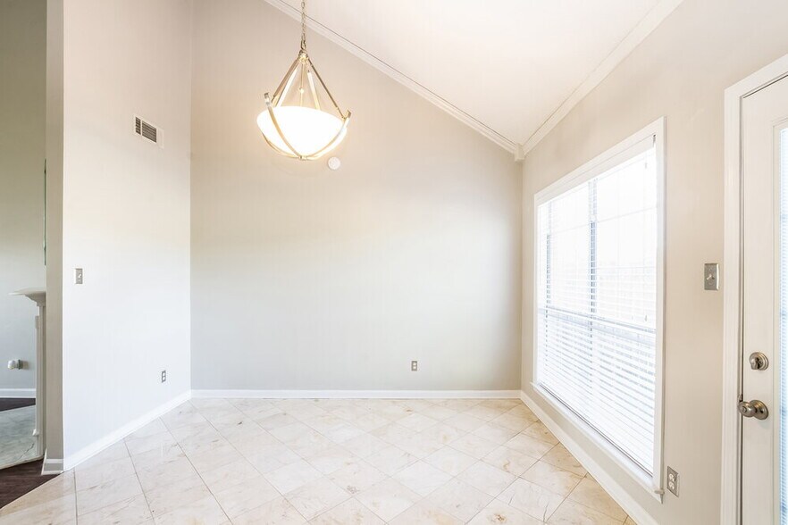 Building Photo - 3143 Woodland Pine Dr