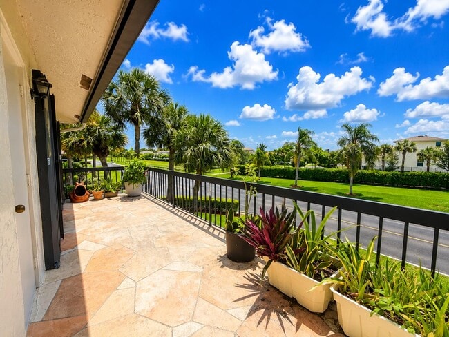 Building Photo - 13640 Coconut Palm Ct