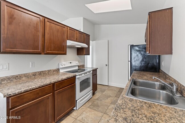 Building Photo - 4902 W Crocus Dr