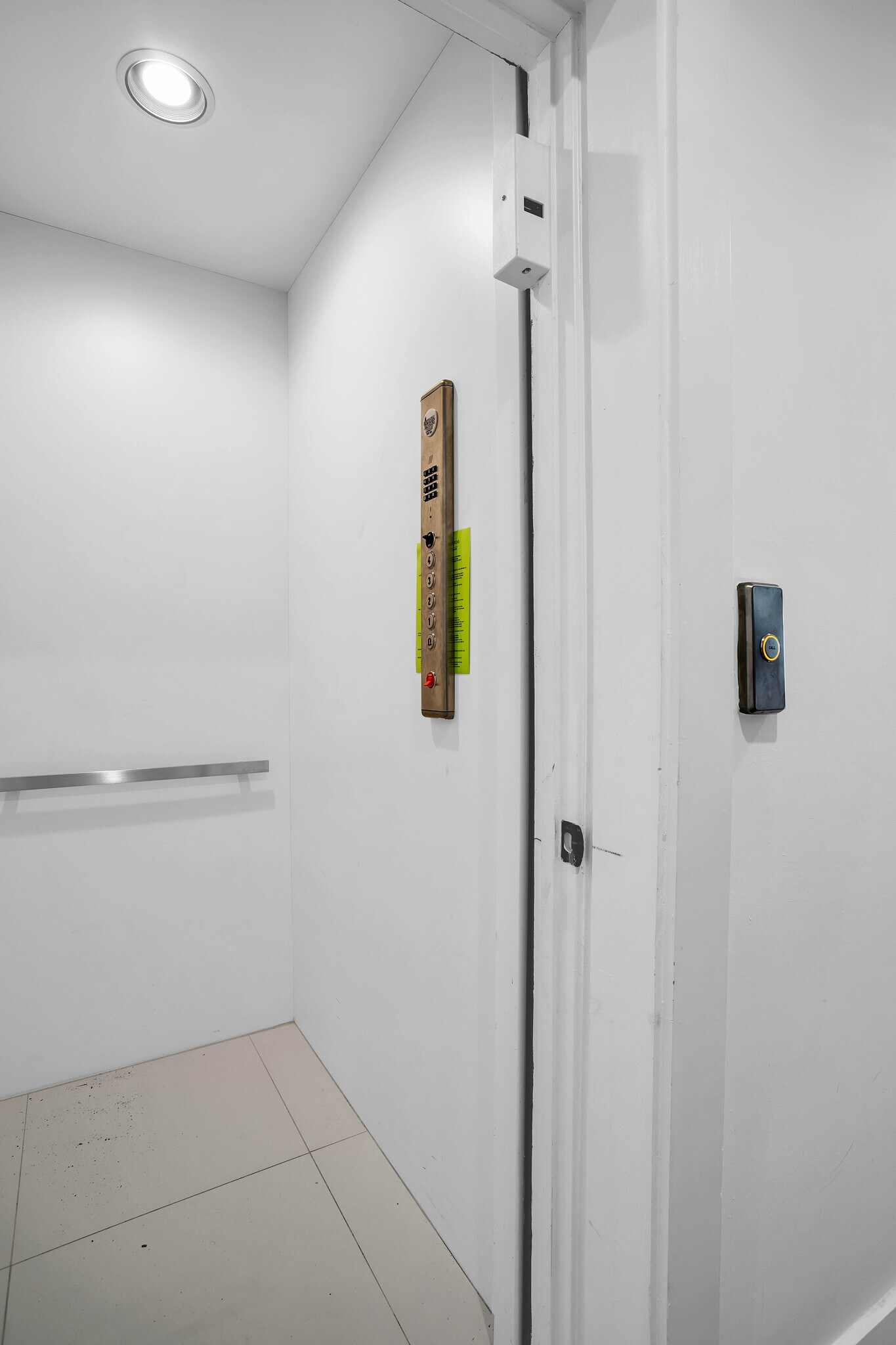 Building Photo - 87 N Shore Dr