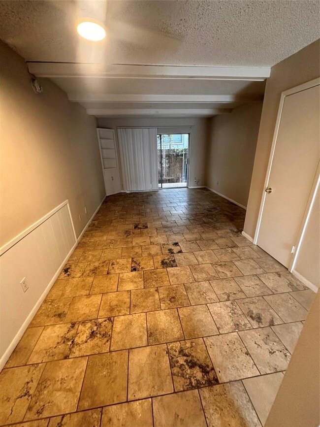 Building Photo - 1725 Toomey Rd